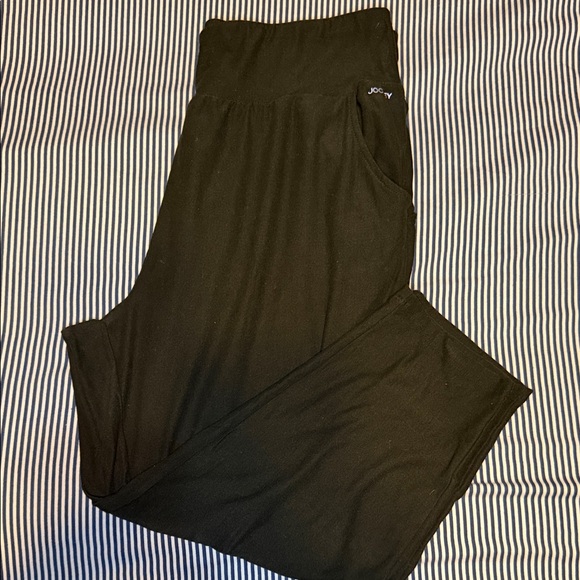 Jockey Women's Black Capris - Picture 5 of 5